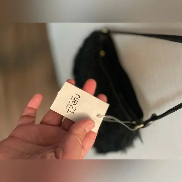 Rue 21 Y2K black faux fur crossbody small purse-NWT - Picture 5 of 6